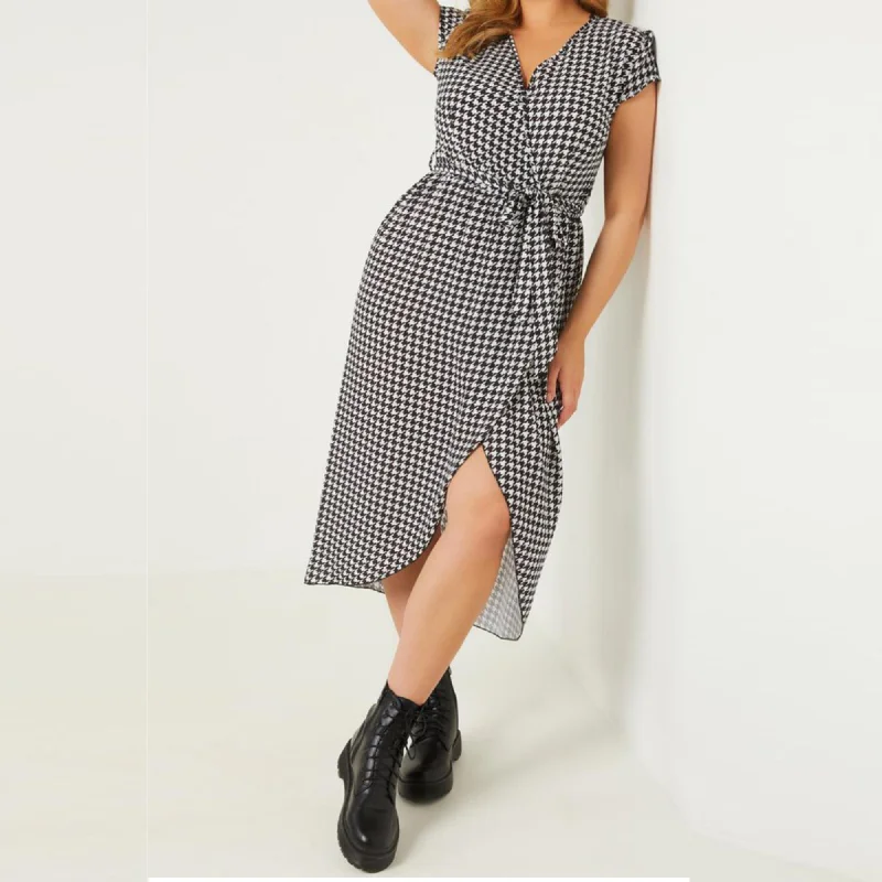 Weekend Special Shopping Event QUIZ Women's Plus Bubble Tulip Hem Wrap Midi Dress