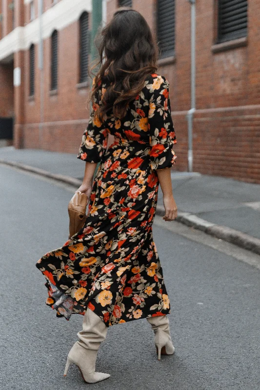 Weekend Shopping Extravaganza Ruana Maxi Dress - Black Floral