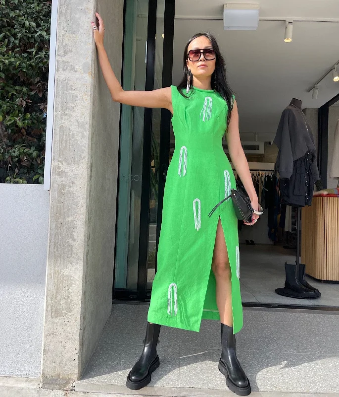 Unbeatable Bargains DAZZLE MIDI DRESS