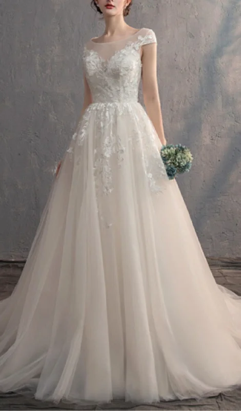 Weekend Special Sale WHITE TRAILING LACE WEDDING DRESS
