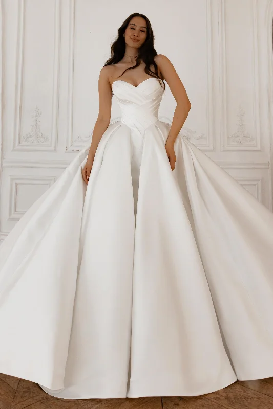 Weekend Shopping Spree Basque Waist Wedding Gown Oceania