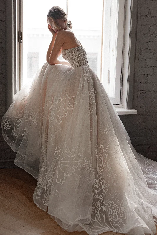 Weekend Offers and Savings Floral Lace Wedding Dress Blum