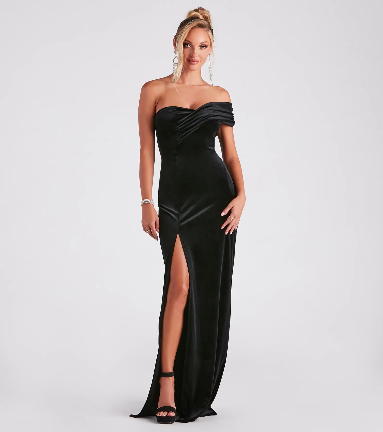 Weekend Steals and Deals Katlynn Formal Velvet Long Dress