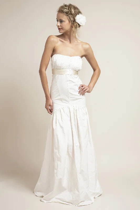 Flash Shopping Deal SH6260 Classic Fitted Strapless Wedding Dress