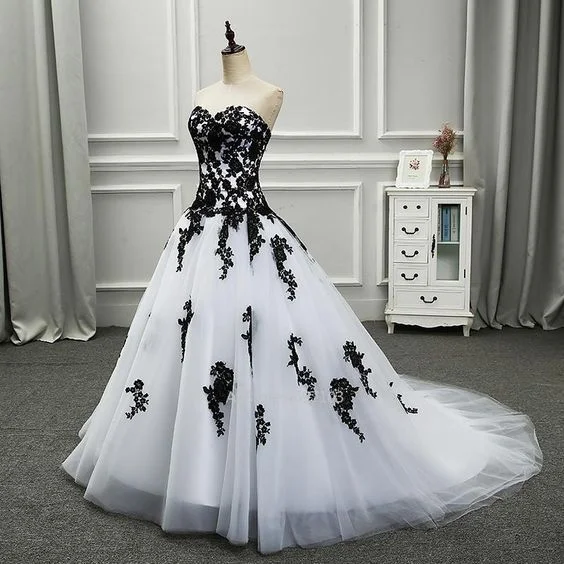 Hot Sale Items White and Black Gothic Wedding Dresses,DS4065