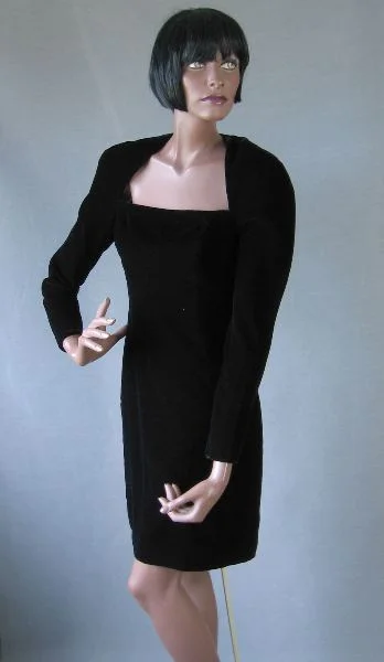 Weekend Low Prices 80s Women's Mini Dress Victor Costa Vintage Cocktail Party Keyhole Back Black Velvet Wiggle Small VFG Weekend Low Prices 80s Women's Mini Dress Victor Costa Vintage Cocktail Party Keyhole Back Black Velvet Wiggle Small VFG