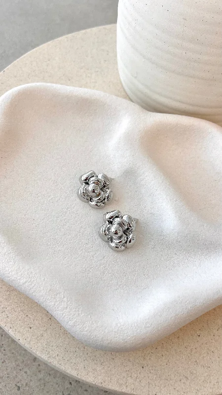 Weekend Shopping Fiesta Mira Earrings - Silver