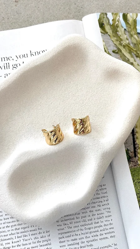 Seasonal Discounts Vera Textured 18K Gold Plated Earrings - Gold